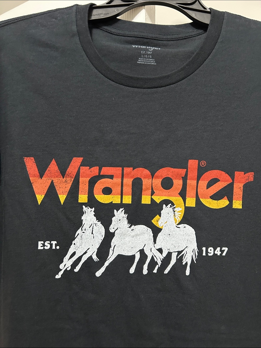 Wrangler Black Short-Sleeve Tee with Gradient Logo $3 in 💕5/$15 - Picture 4 of 4